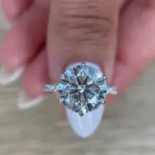 5.50 Ct Round DEF VVS2 Lab Diamond Engagement Ring in 18K Gold