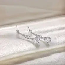 PT950 1.06ct Lab Grown Diamond Earrings - Pear & Round Studs for Women